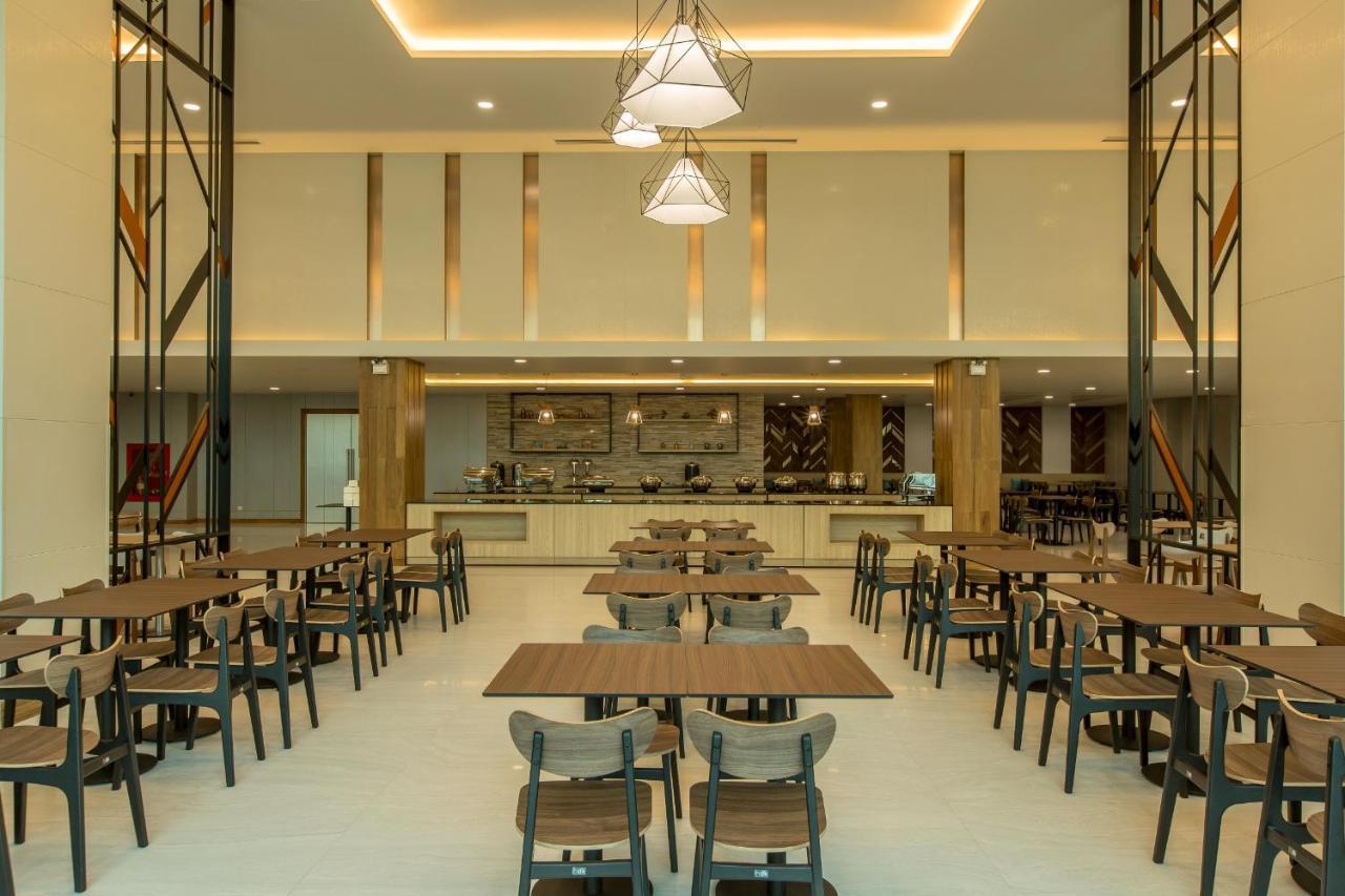 Paragon Grand Resort Jomtien Beach Exterior photo