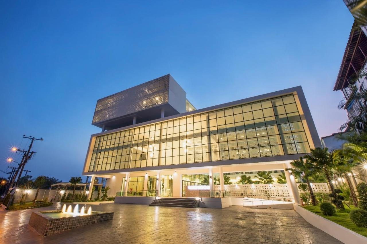Paragon Grand Resort Jomtien Beach Exterior photo
